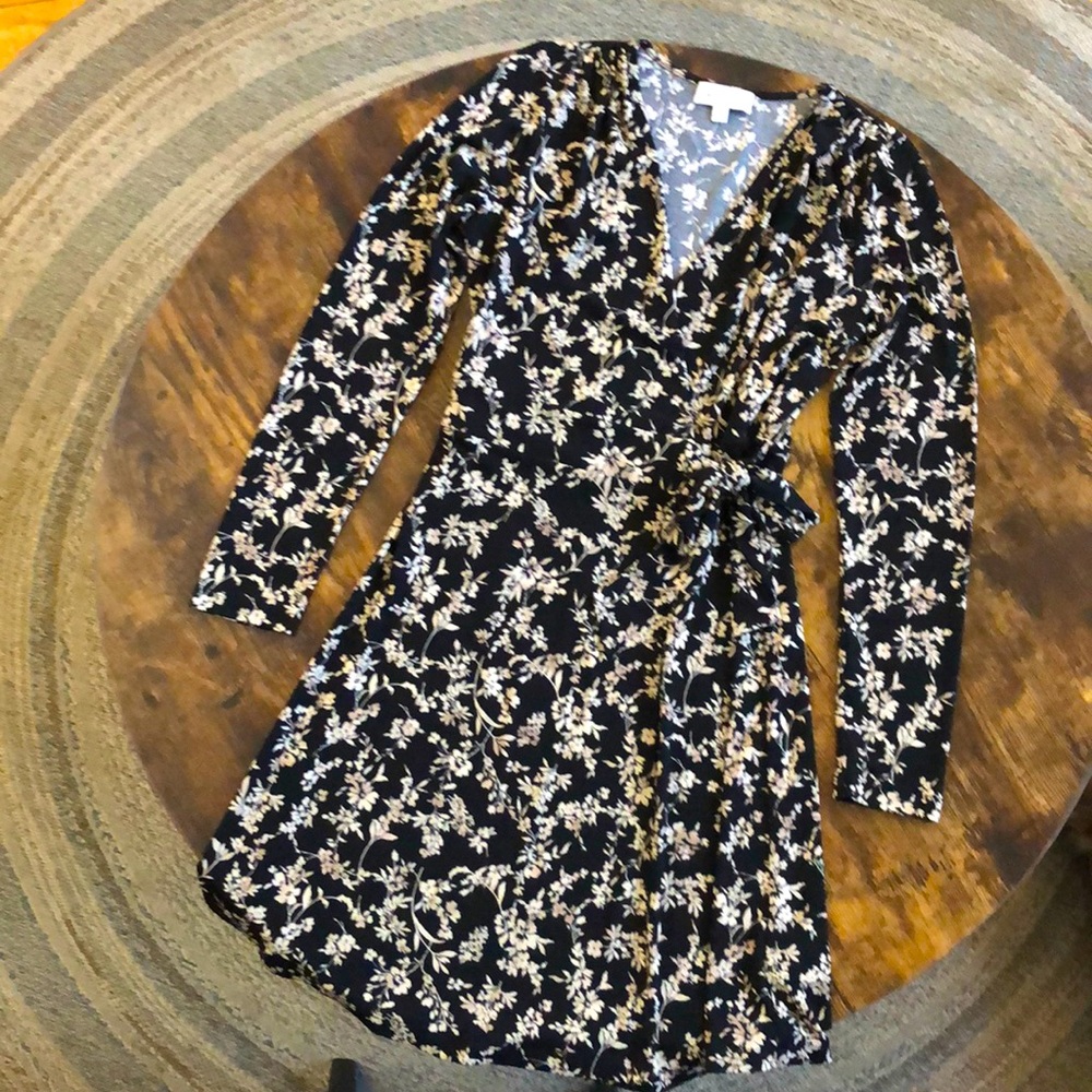 Gilli Wrap Dress Size Small/Black & Rose Gold-ish/Tie Waist NEW!